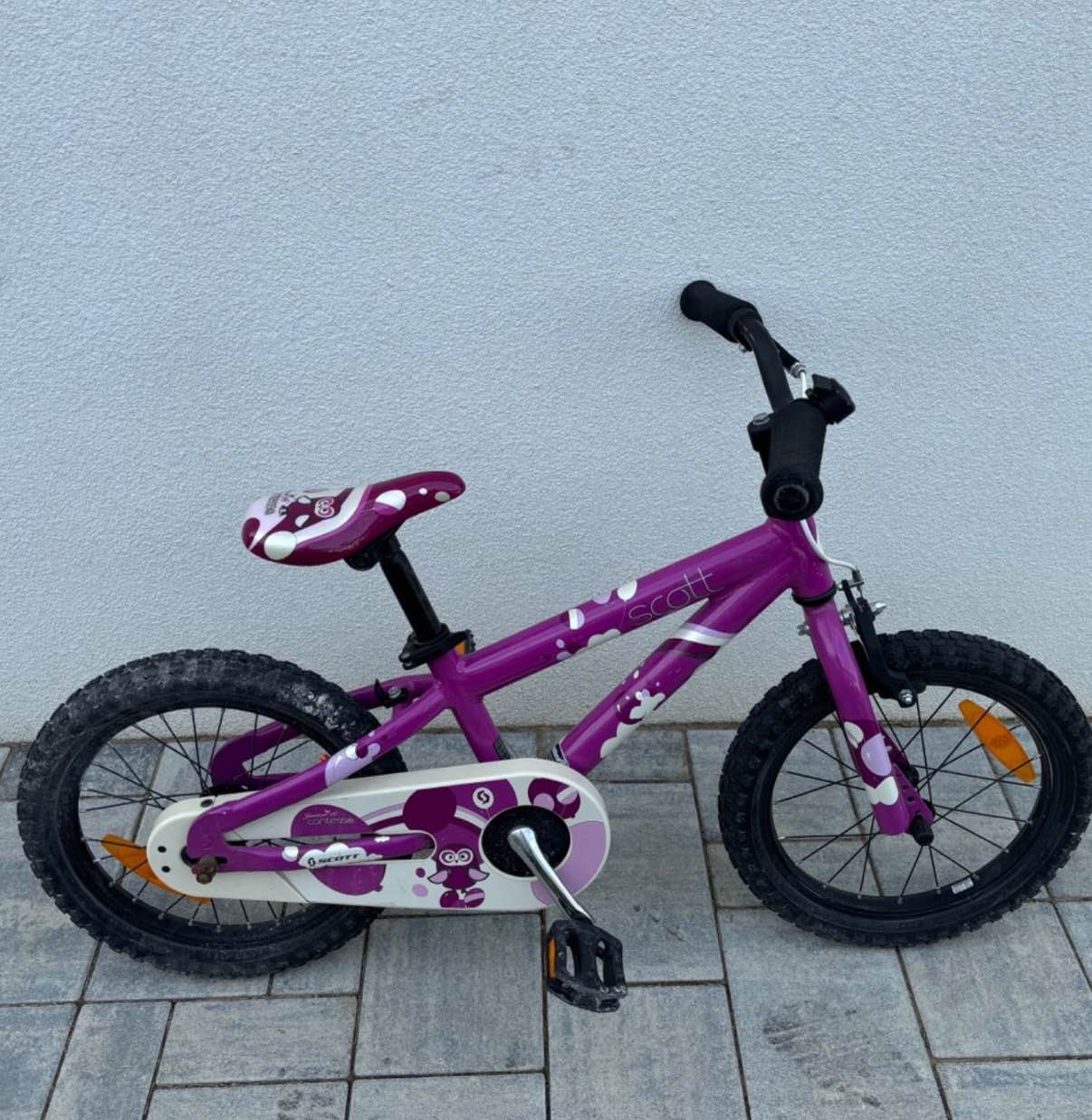 hngcmq8zs5@privaterelay.appleid.com